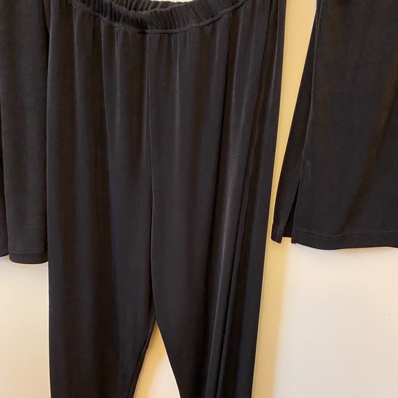 Marks and Spencer’s Three piece Light jacket, pants, short sleeve top - Picture 3 of 4